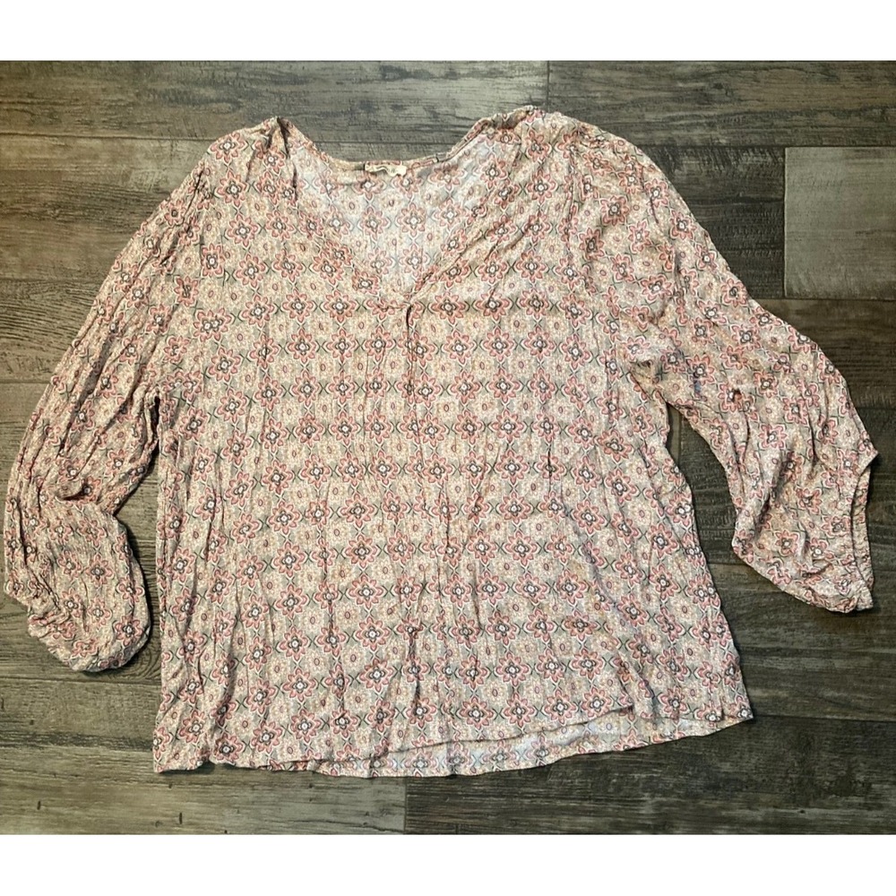 Cotton Bleu Women's Blouse Size 3X  Preowned. Geometric  Print 3/4 Sleeve